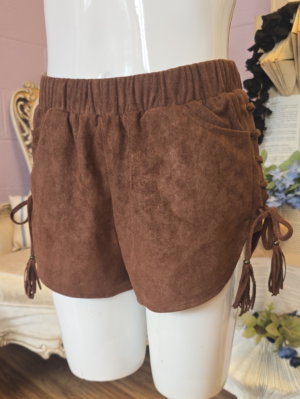 Kendall&Kylie High-waist Faux Suede Lace-up Shorts SM Brown